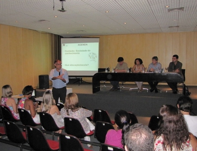 MAC - Redes Sociais na Educação